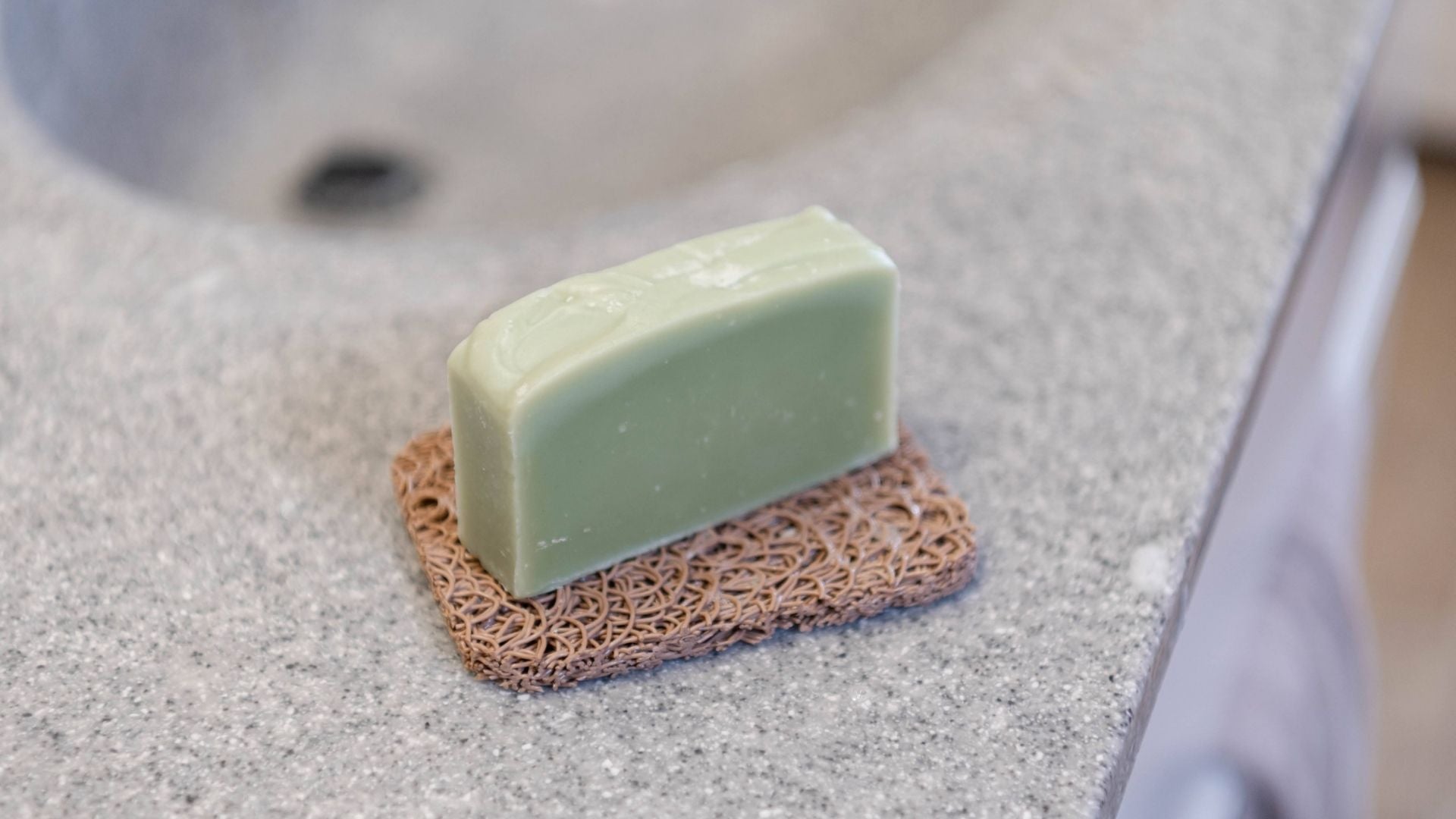  A Fresh, Festive Scent Straight from Nature