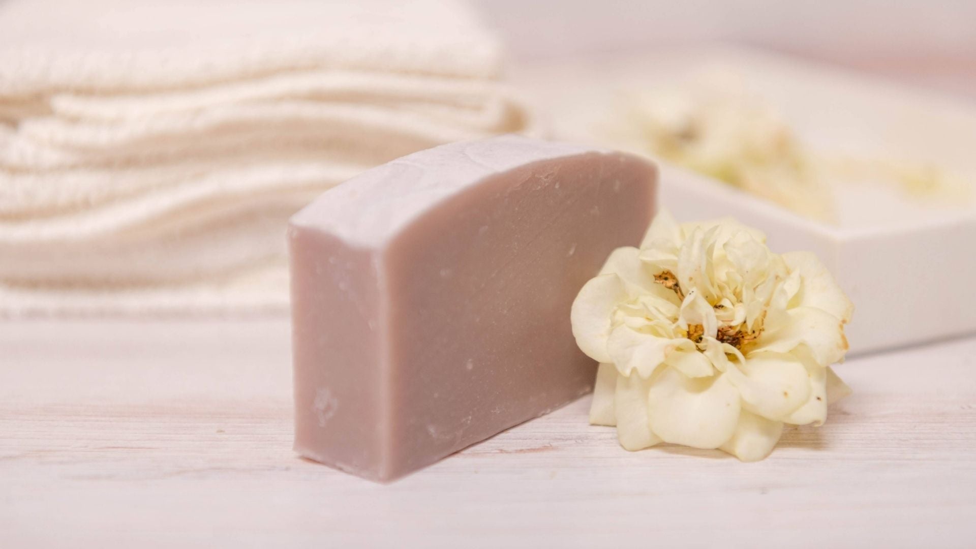Reduces Stress and Transforms Bath Time into a Vacation