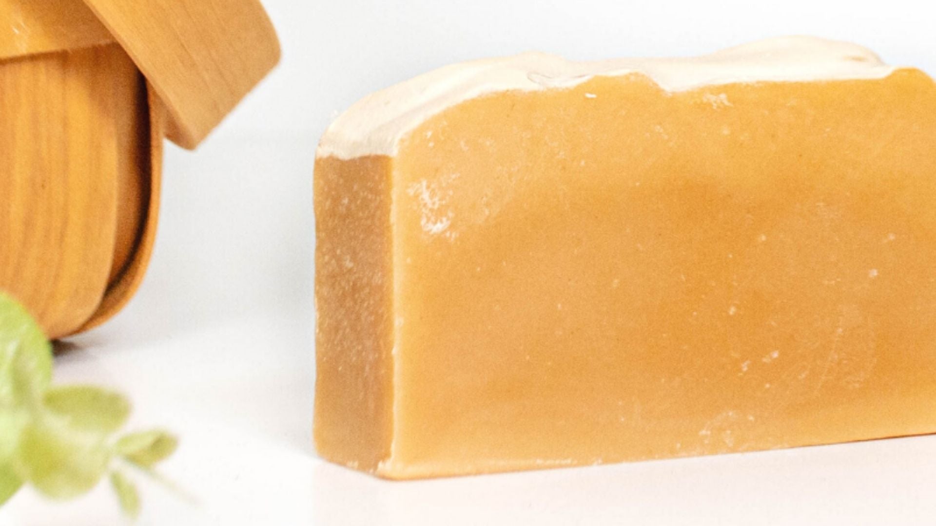 Soothes Irritations and Refreshes with Clean Hydration