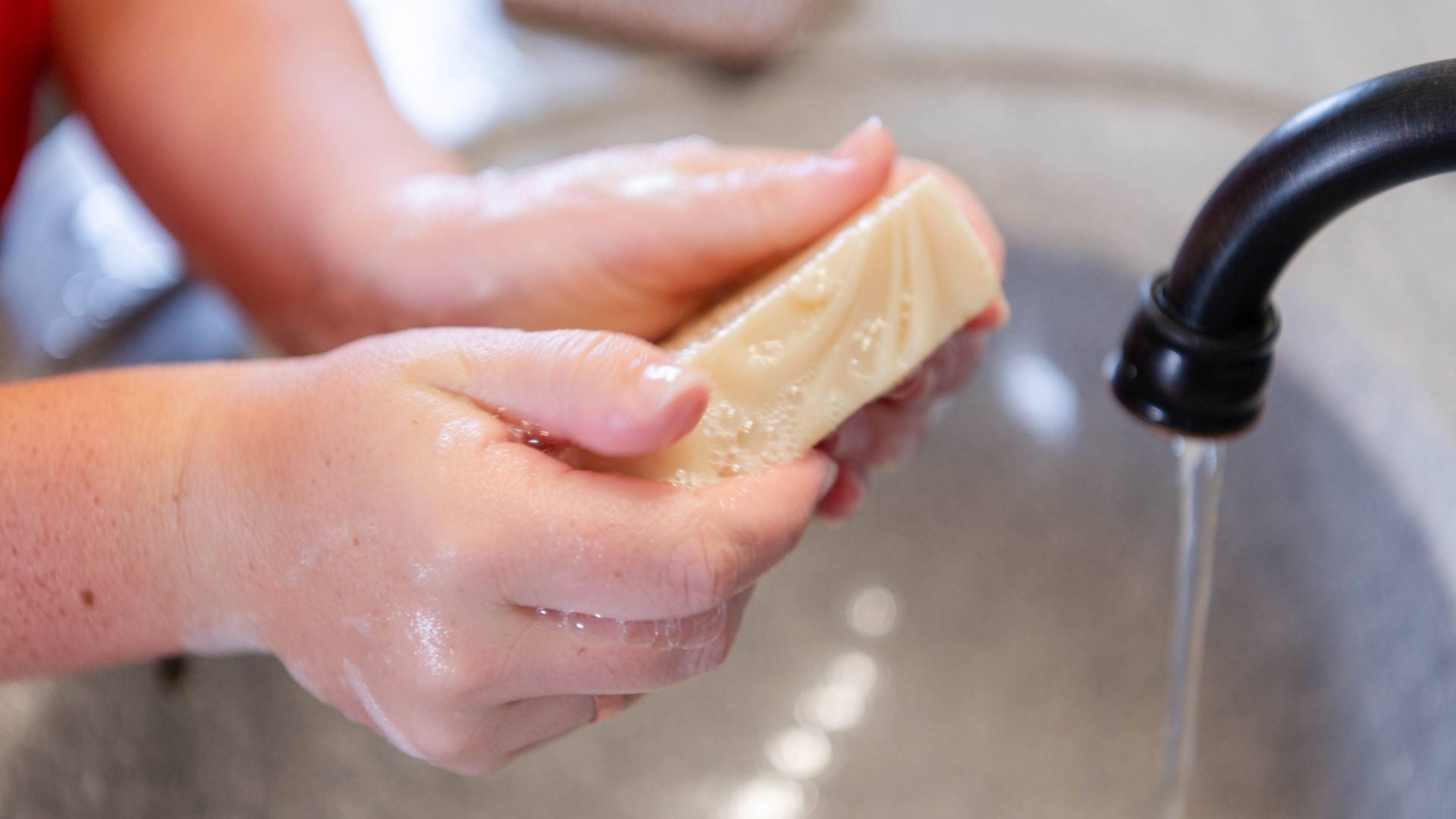 Beautiful Scent with Exceptional Moisturizing and Cleaning Power