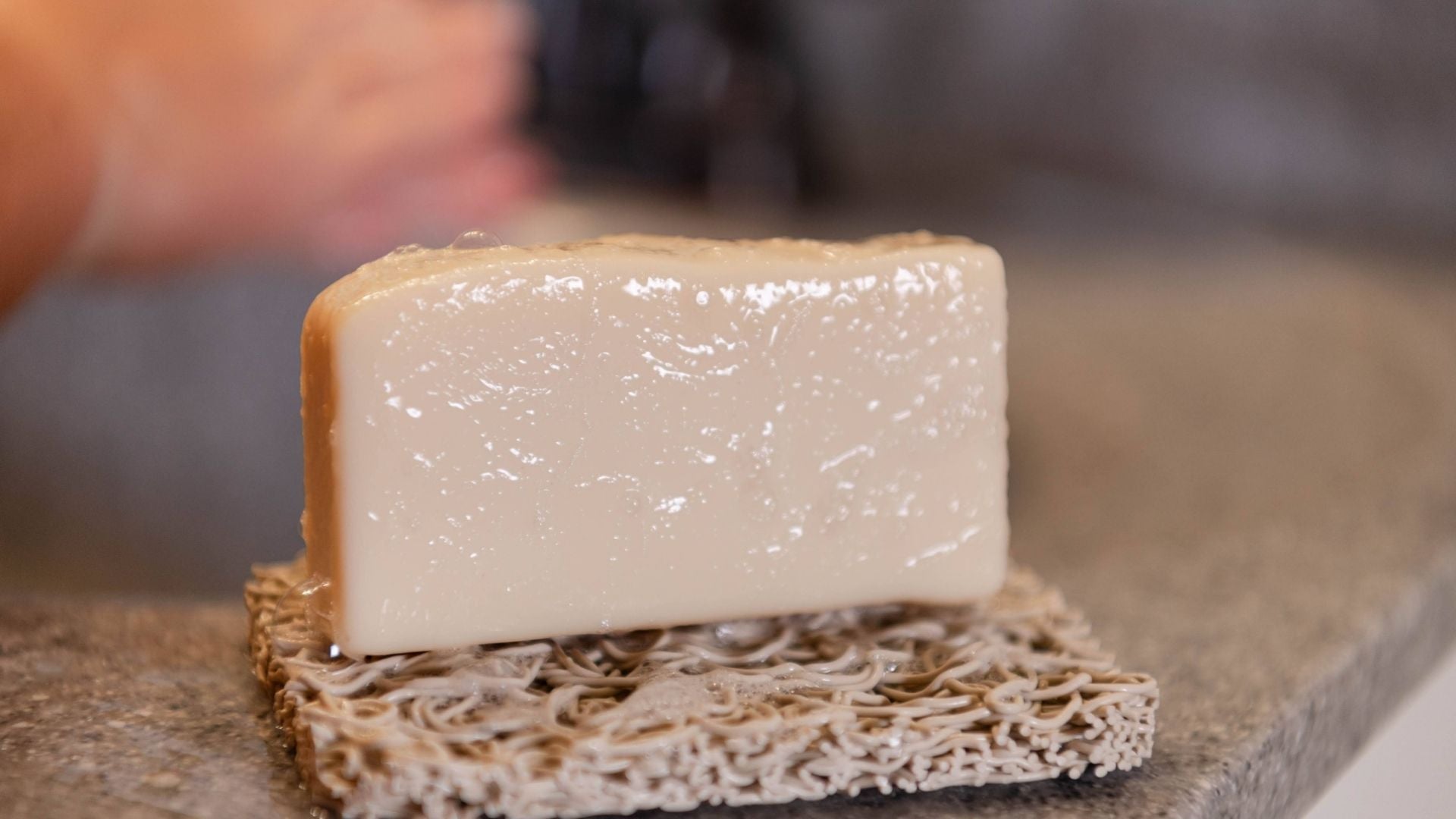 Soothing Itchy Skin & Restoring Thin, Aging Skin